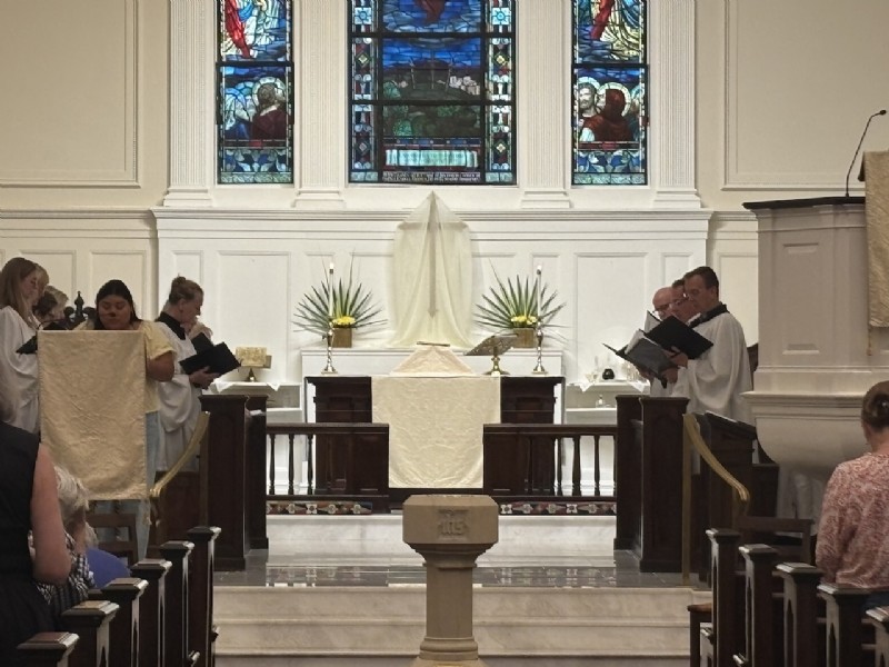 MaundyThursdayChancel2026.jpg