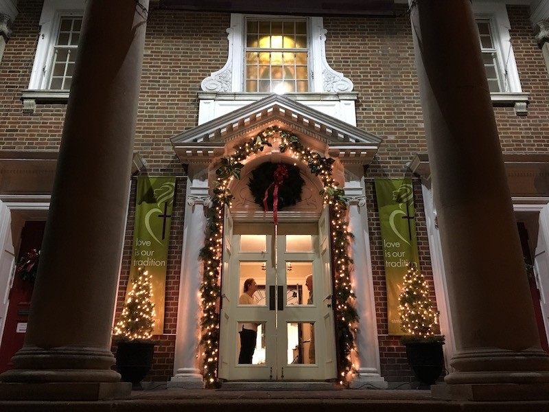 Christmas2018frontdoorscopy.jpg