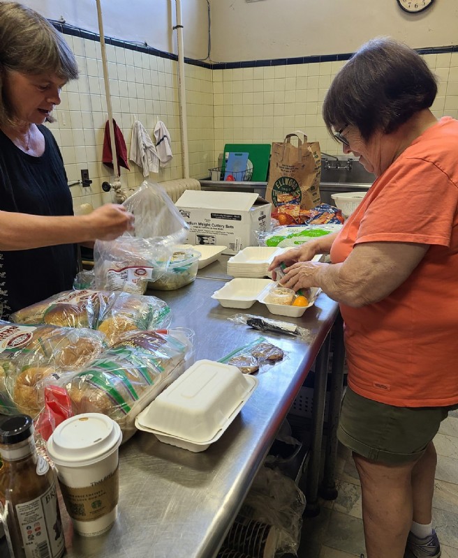 Making CARITAS lunches